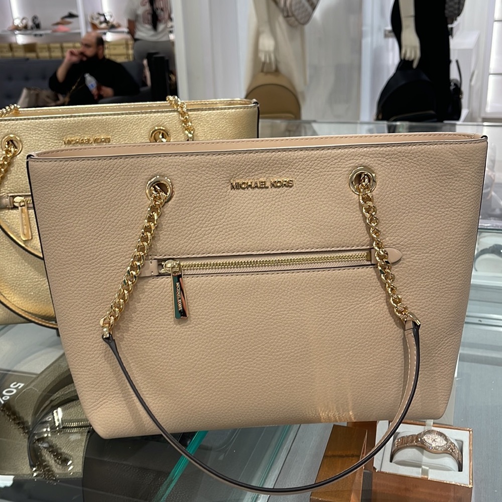 MICHAEL KORS
Jet Set Medium Front Zip Pebbled Leather Chain Tote Bag
Buff
NWT - Picture 11 of 16